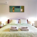 Appartement Fabulous Sunny Pool&garden By Becherish *