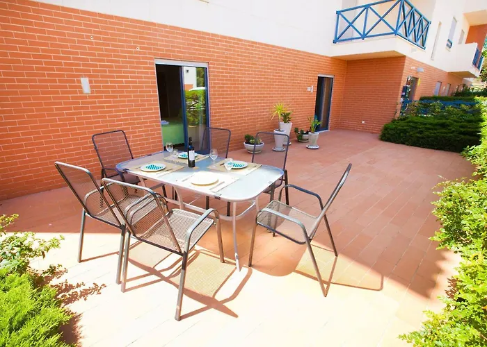Apartment Fabulous Sunny Pool&garden By Becherish